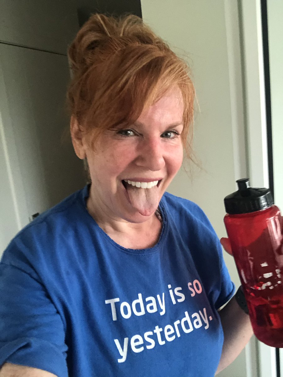 LizClaman's tweet photo. Up early to take #samyo’s @onepeloton early LIVE ‘80s class to get a head start on #pelothon2020 week 2. Go Team #LegendsofFun! @codyrigsby #riseandgrind https://t.co/wAzHd6NNMw