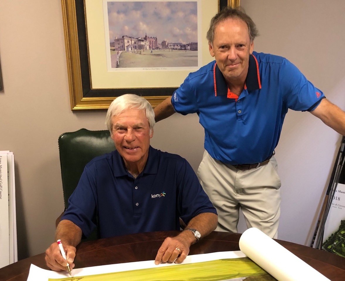 GraemeBaxterArt's tweet photo. A once in a lifetime opportunity to acquire a giclée (finest quality prints on canvas) from my new Augusta painting. A signed limited edition of 50, 20” by 30”. The first 15 giclées will be co-signed by Ben Crenshaw, 2 times Masters champion. DM me for info #golf #golfer #golfing https://t.co/CYN8tGKIHT