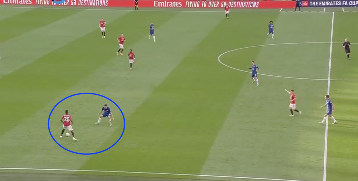 - but also when Mount drifted infield from the left as he often likes to do, Kovačić was the one covering out wide to defend attacks down Man Utd's right. - His immense athleticism helps him to cover so much ground for such tactical roles like this