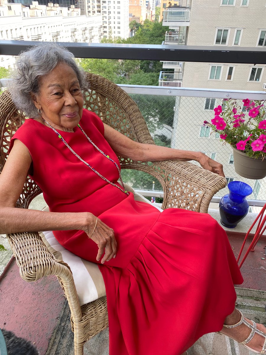 JRFoundation's tweet photo. Cheers to 98! It was a spectacular day full of love and support in honor of #Rachel98. Rachel’s 98th birthday celebration continues! Help us Celebrate 98 and donate as we strive to raise $98,000. Click the link below to learn more https://t.co/GSFrxjOneC https://t.co/IqkVQJkYJm