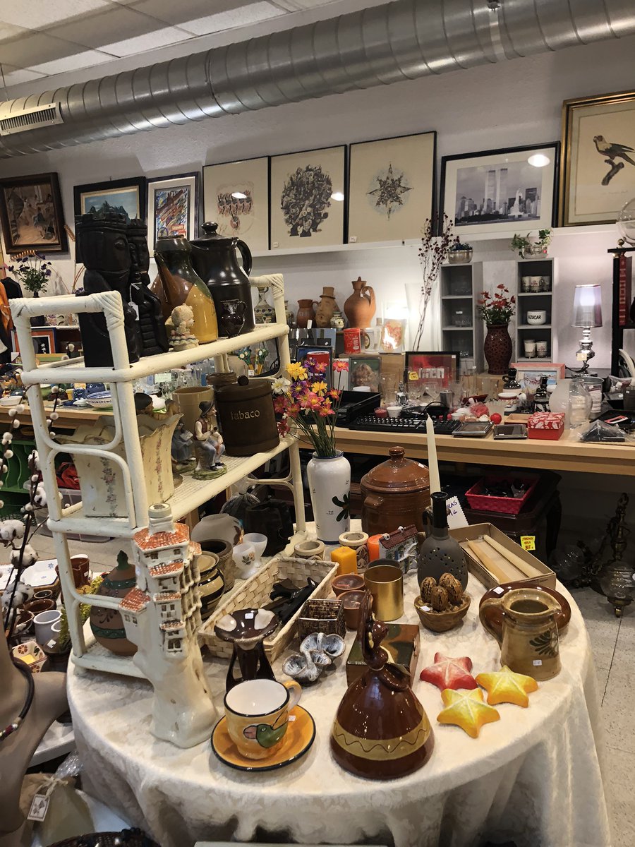f_aprender's tweet photo. ¡Reabrimos nuestro mercadillo solidario con grandes ofertas! C/ Cervantes, 13. Horario de julio: 10:30 a 15:30. Destinamos lo recaudado a becar a nuestros chicos en los servicios y programas del Centro de Evaluación e Intervención Educativa Corat. #solidaridad #FelizLunes https://t.co/pjMJkRQV0B
