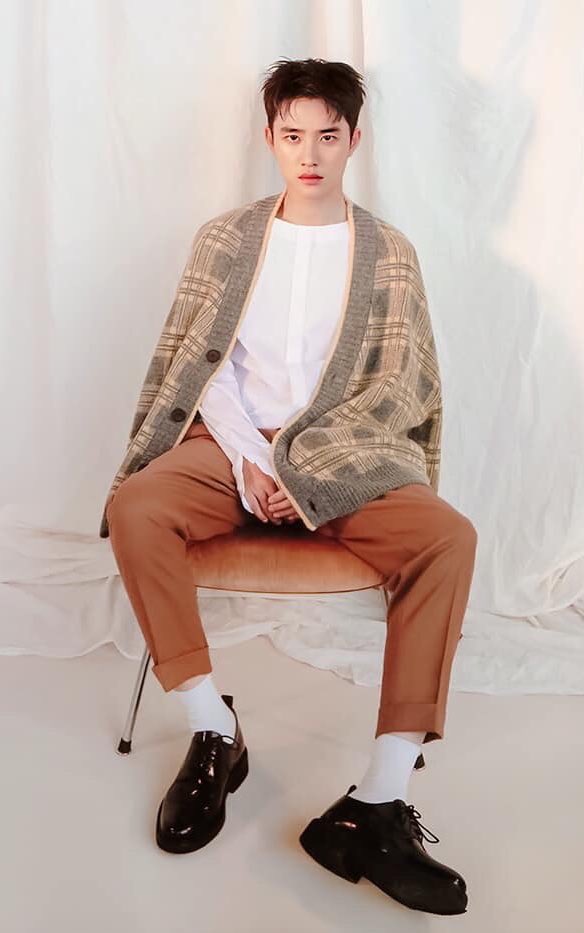 12dgree's tweet photo. 발 사선으로 둔 경수 ㅋㅋㅋ 발견될 때 마다 귀여워죽음 ㅇ<-< https://t.co/BeBEqyZaj7