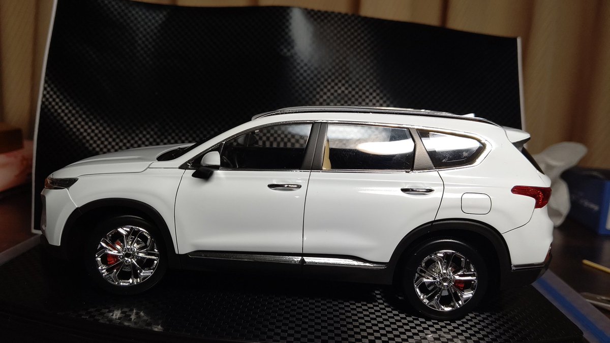 ট ইট র 単細胞ドm 時々 旅人 アカデミー という韓国のプラモメーカーの ヒュンダイという韓国の自動車メーカーの サンタフェという車です 実車は海外で人気があるという噂です Academy Hyundai