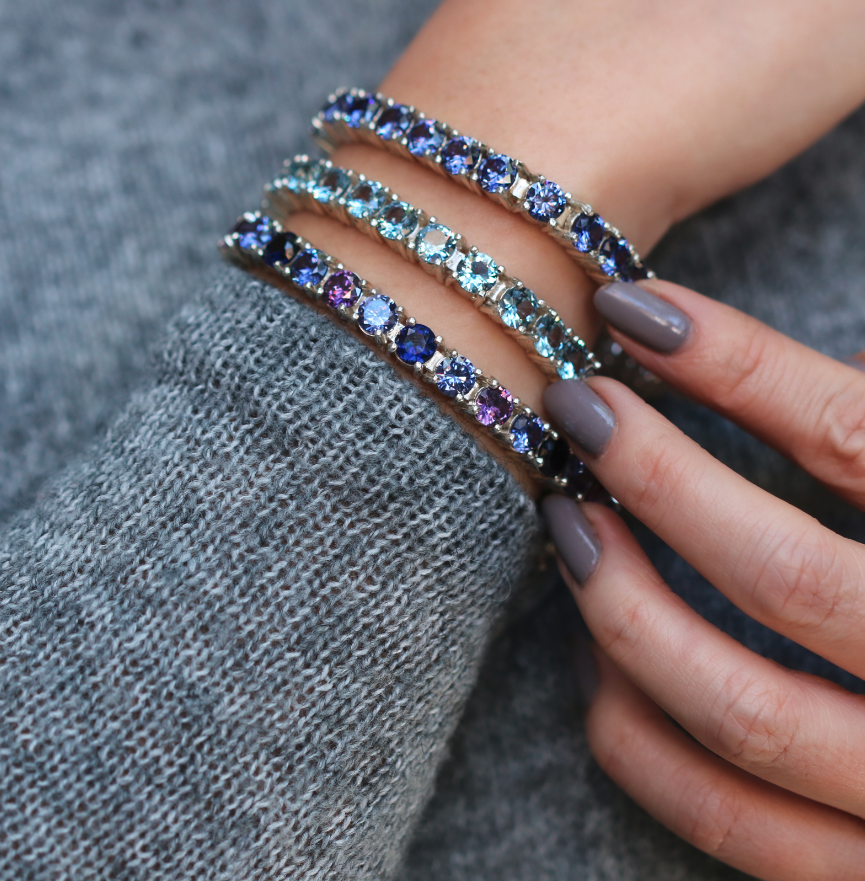JennaClifford's tweet photo. Which one is your favourite?๐น
Left, Middle or Right?
The stunning Rosaleen bracelets is made in a variation of coloured semi precious gemstones.
Available now online and in-store
#Statementbracelets #Jewellery #Everydayluxury #JennaClifford https://t.co/yyQjuF2EzD