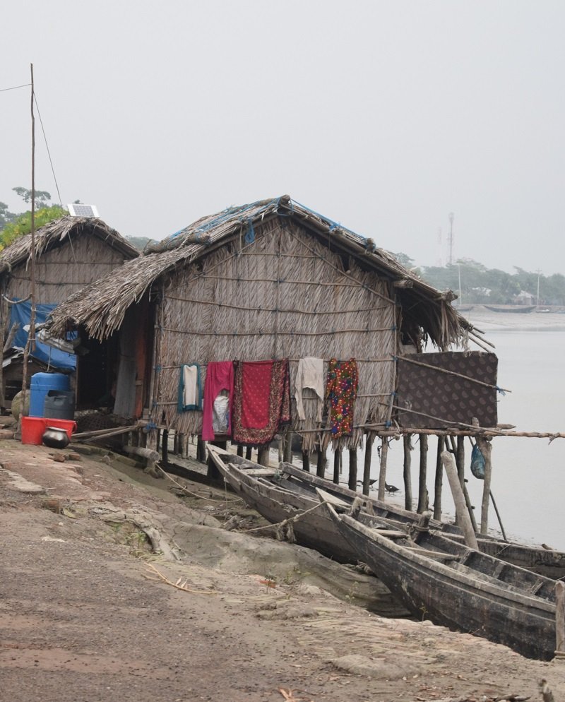 ri_montu's tweet photo. #Coastalpeople #adapttonature. They take multifaceted strategies to survive #naturaldisasters. Pictures of the #coastofBangladesh.
@UNDRR @dw_environment @ipsenvironment @NatureBasedSols @Greenpeace
@CANSouthAsia @ClimateAdapt @adaptationfund @ICCCAD @IIED @Internews @teriin https://t.co/cNcakjYjwX