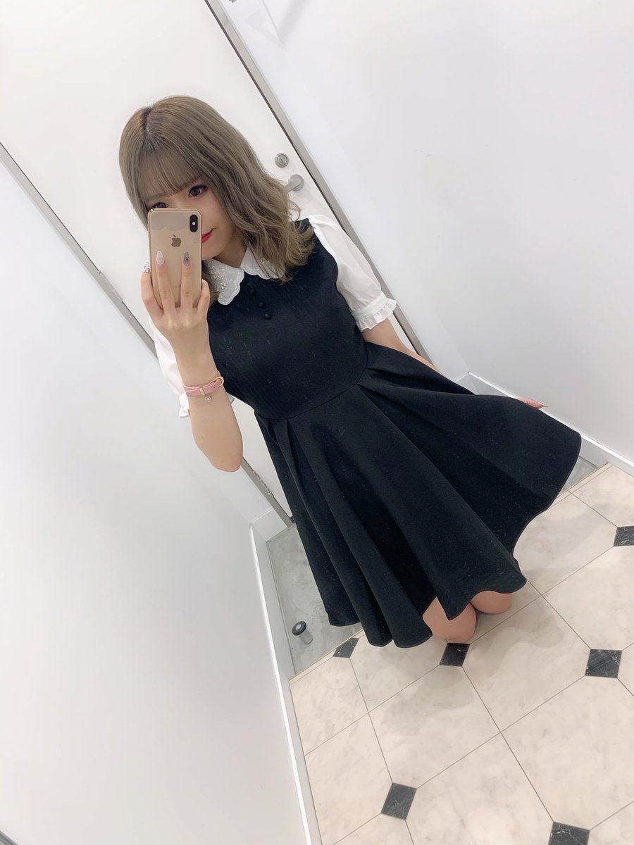 Evelyn Evelyn 渋谷parco店 渋谷parco店限定で 下記3型のワンピースが 𝟰 𝟬𝟬𝟬 𝘁𝗮𝘅 人気のワンピースが お安くgetできちゃいます ぜひ渋谷parco店にご来店ください