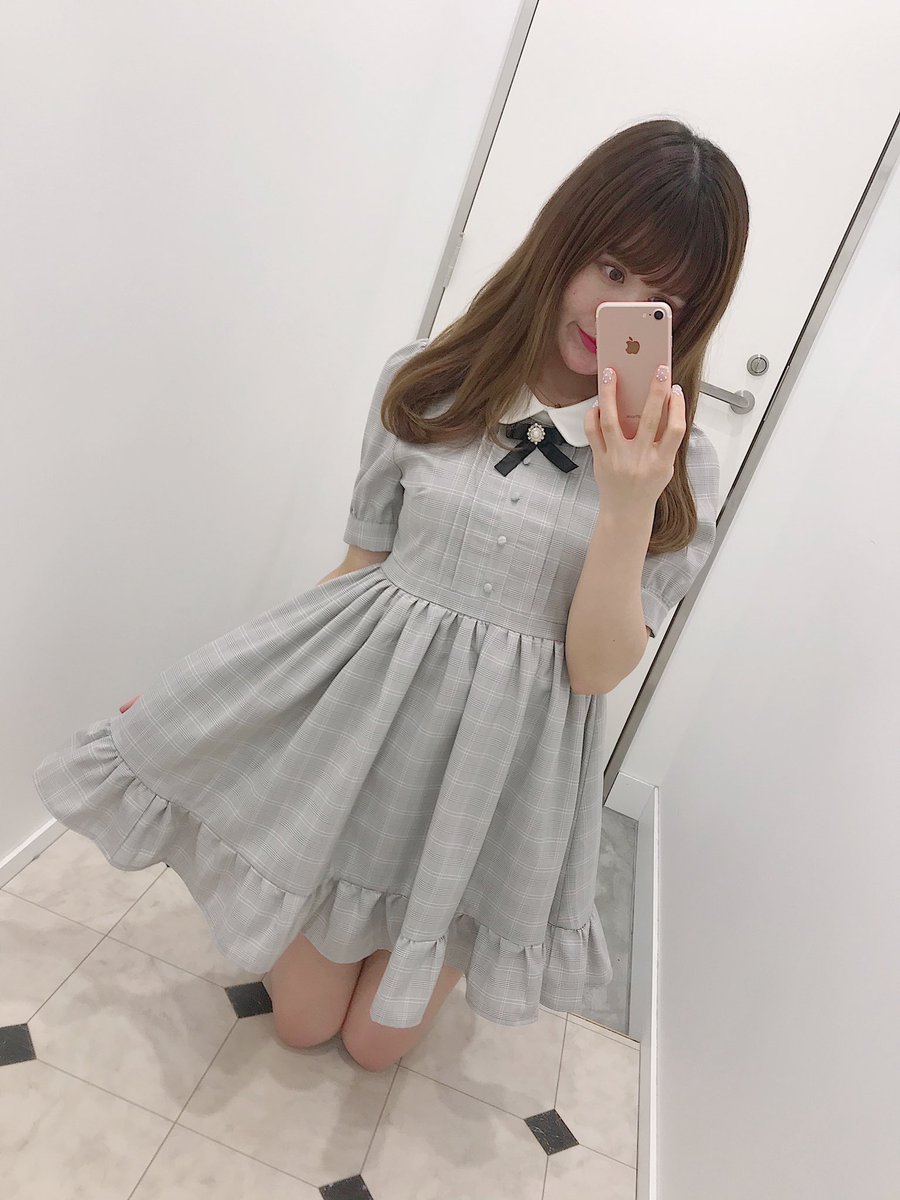 Evelyn Evelyn 渋谷parco店 渋谷parco店限定で 下記3型のワンピースが 𝟰 𝟬𝟬𝟬 𝘁𝗮𝘅 人気のワンピースが お安くgetできちゃいます ぜひ渋谷parco店にご来店ください
