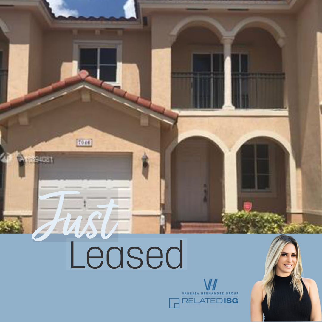 vanessachdez_'s tweet image. Just got this cute #WestKendall townhouse some new tenants! 🔑🏡 #exceedingexpectationssince2003 #vanessahernandezgroup