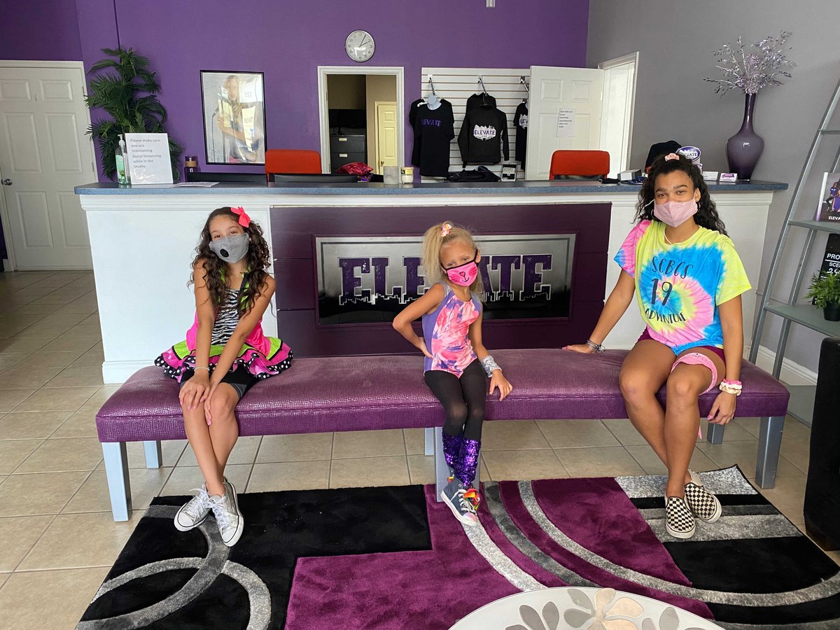 MyElevateStudio's tweet photo. Having fun at Hip Hop Camp last week! This was 80s day and the kids had a blast. 📸

#dance #act #sing #perform #performingarts #elevatestudios  #performance #acting #dancing #singing #orlando #camp #Summercamp https://t.co/dxVpg9iXHG