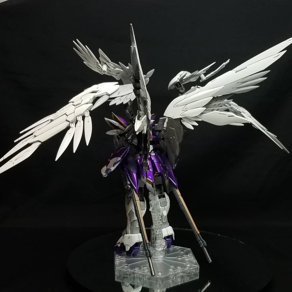 WJexter's tweet photo. Completed!  #hiresolution #winggundam #wingzero #gunpla #gundam #scalemode https://t.co/Zcus1VfId7