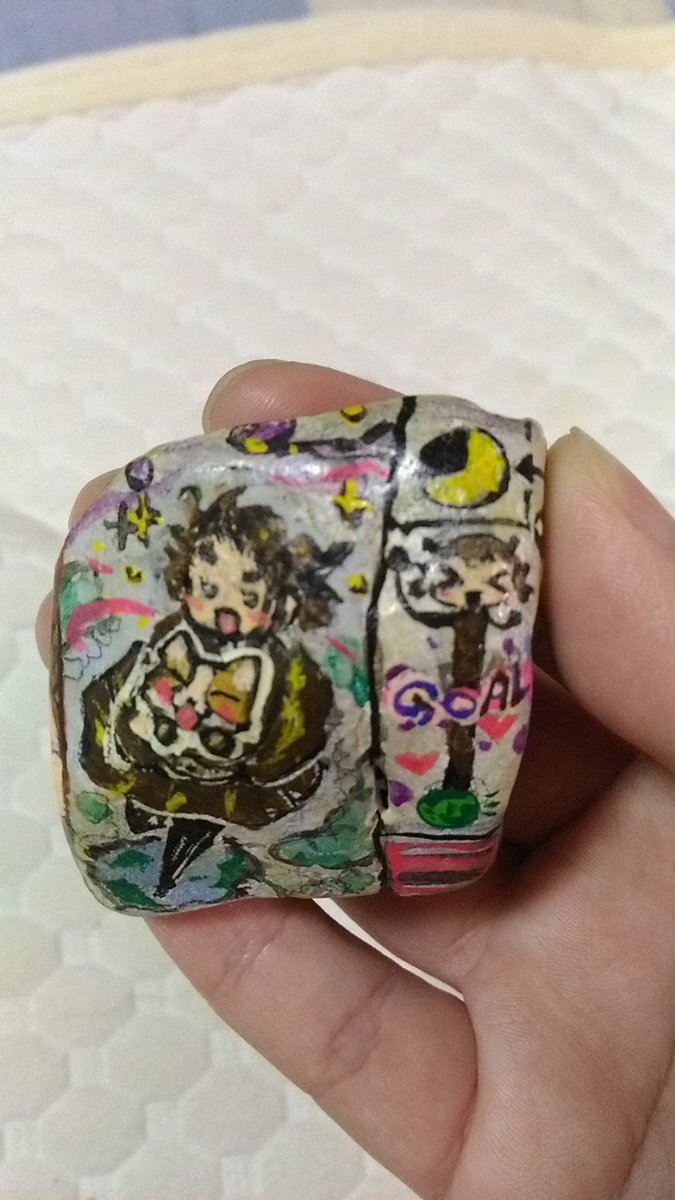 aroaling's tweet photo. @FPG_JAPAN はい、今回同封させて頂きましたファンアートです。綺麗に出来てたら嬉しいです！マニュアルのホバリングの所で必死に手を動かしているあの絵が好きなので、もっと動かしてみました！
以前石に描いた物もありますね、tweetもしたのでもしかしたら拝見されたことがあるかもしれません。 https://t.co/czsFFqH3hD
