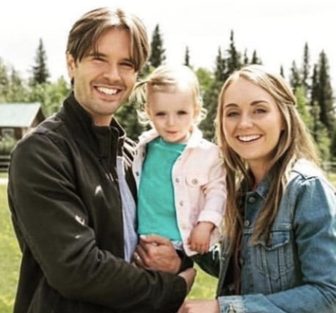 The cutest tv family 🥰❤️ ⁦@Amber_Marshall⁩ ⁦@GrahamWardle⁩ #spencertwins #iloveheartland