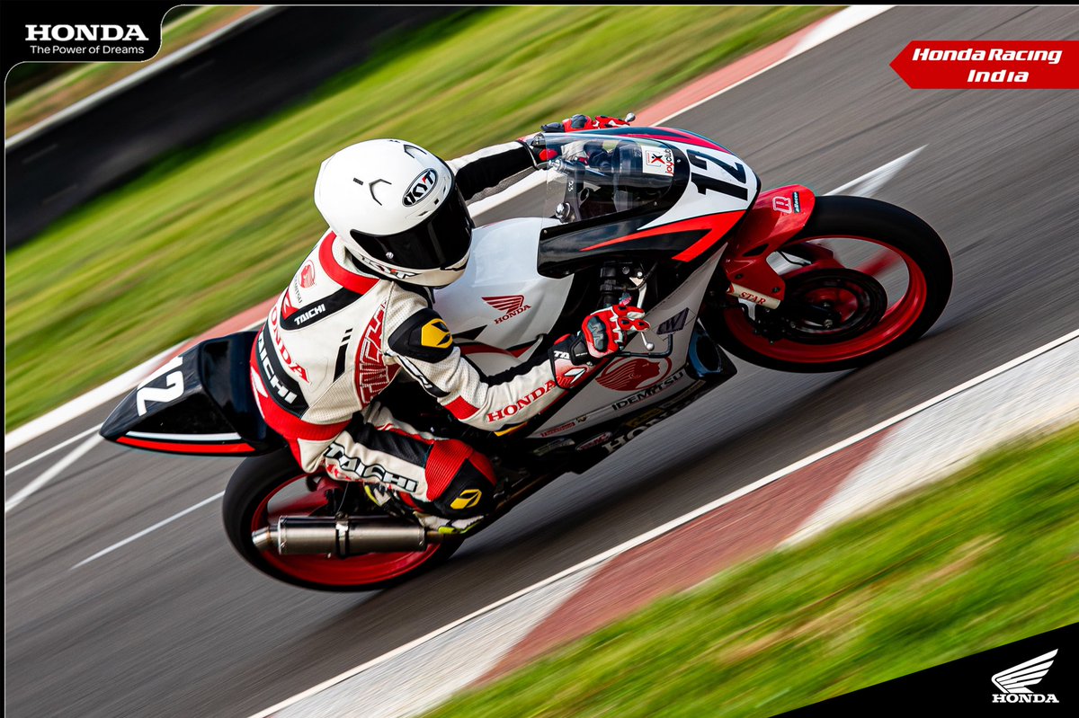 HondaRacingIND's tweet photo. How many 🔥 would you give to this thrilling #throwback?
We just miss watching them on the tracks!

#HondaRacingIndia #HondaRiders #IdemitsuLubeIndia #ThrowbackTrackdays https://t.co/MvKwH0sREZ