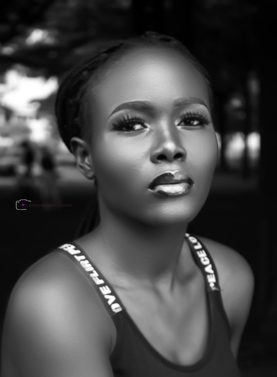 officialgurung's tweet photo. Here's our recent outdoor shoot, #LifeExpression
-Shot and Retouched @mc_official01
-Model Manager @sleekydamian231
-Makeup Artist - flora ville on IG
- location : Ibadan, Oyo state
RT, drop comment and remember to make referrals π #officialgurumedia #officialgustudio https://t.co/pRLiQlk6kP