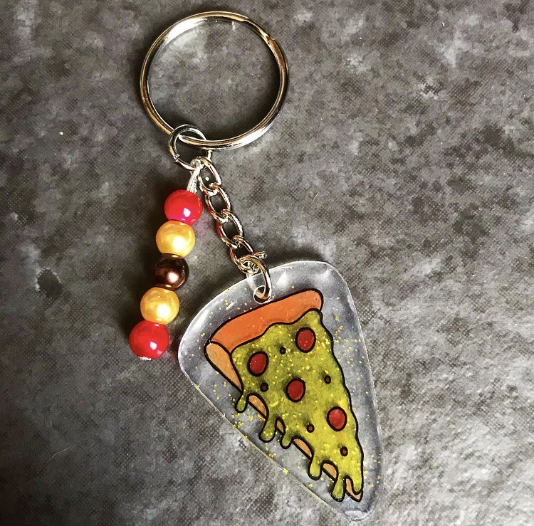 GalleryCrate's tweet photo. 🍕New Item🍕Pizza keyring is now available!!! Link in bio! #etsyshop #etsyseller #etsyuk #smallbusiness #smallbusinessowner #smallbizowner #pizzalover #pizza #pizzatime https://t.co/Kf3dd72IhZ