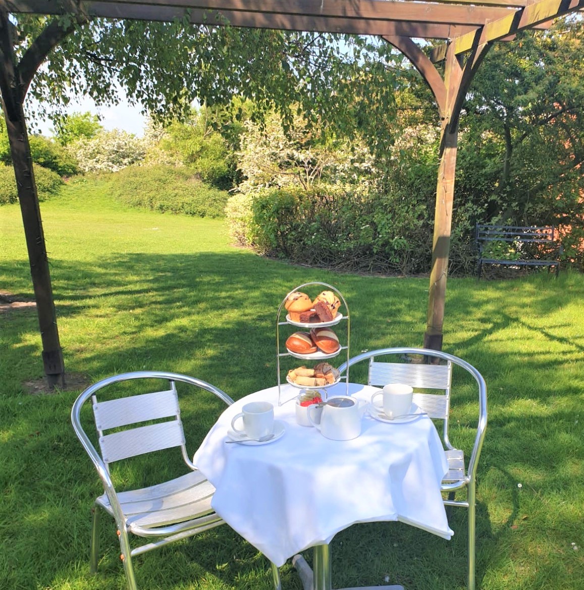HISthNormanton's tweet photo. Who fancies an afternoon tea?

Get together with your bestie or loved one and celebrate eating out again 🥂

Enjoy a delicious afternoon tea 😋 in our beautiful garden or lounge.

https://t.co/wZWFcE1s5L

#afternoontea #scones #hotels #celebrate #eatout https://t.co/hFFBCAVBrm