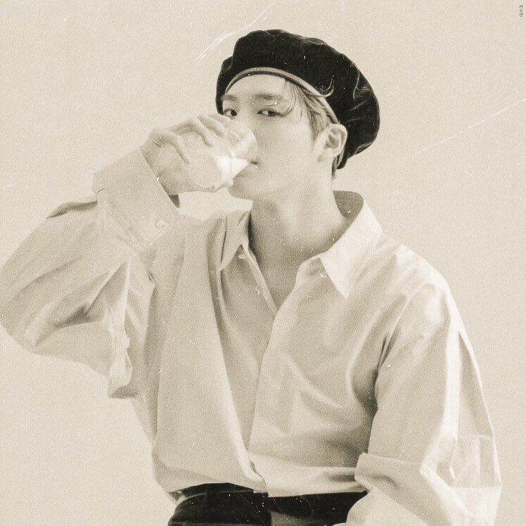 yopeachyyy's tweet photo. jeno in the 90’s 📺 https://t.co/b4h5qktwvz