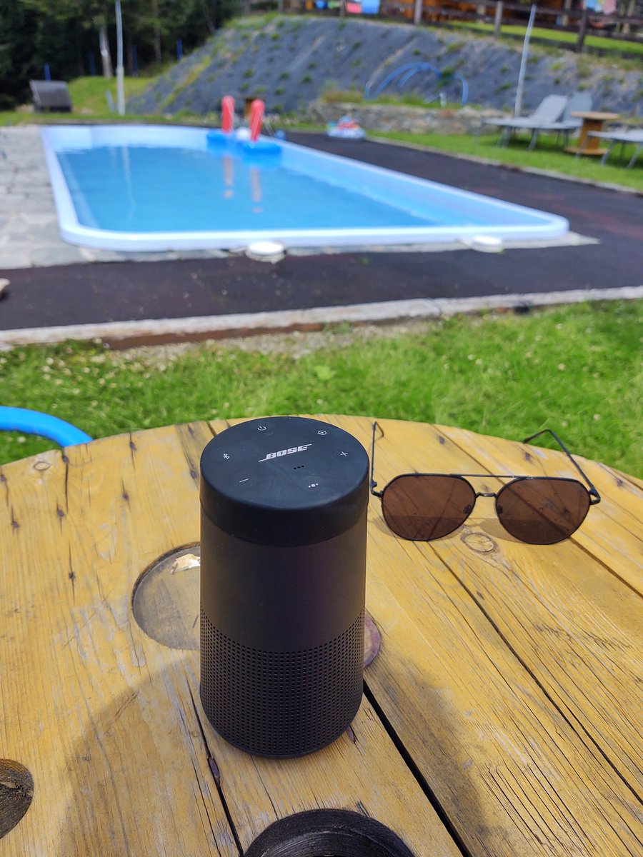 TymekNowak's tweet photo. Jak Wy odpoczywajcie dzisiaj? 😎
No chyba, że jesteście w pracy 😳
#BoseRevolve
📸 #MotorolaOneZoom https://t.co/YyRtfADbap
