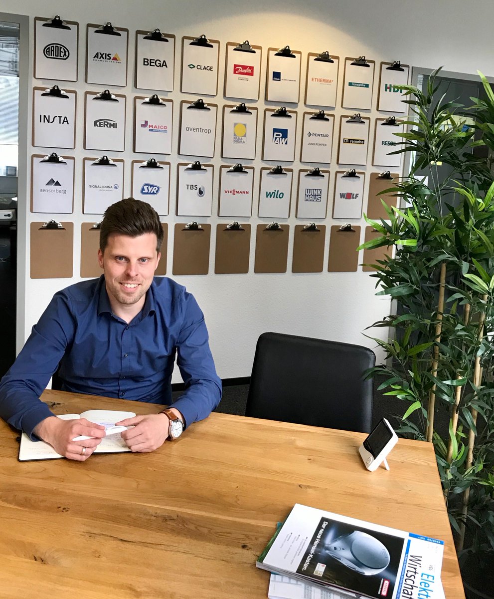 EW_Redaktion's tweet photo. "Jede Kilowattstunde, die nicht verbraucht wird, tut der Umwelt gut“. Im Interview mit der ElektroWirtschaft sprechen @Viessmann, #Etherma, @wibutler über die Auswirkungen der Corona-Krise, ihre Produktneuheiten 2020 und das zukunftsfähige Haus.
https://t.co/bIyRerwdcW https://t.co/LJwstipeAQ