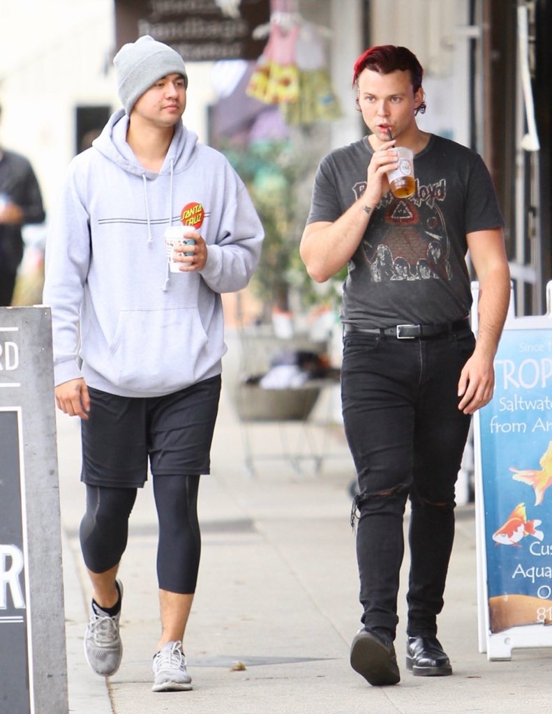 Cashton hanging out caught by paps while looking phenomenal, a thread.