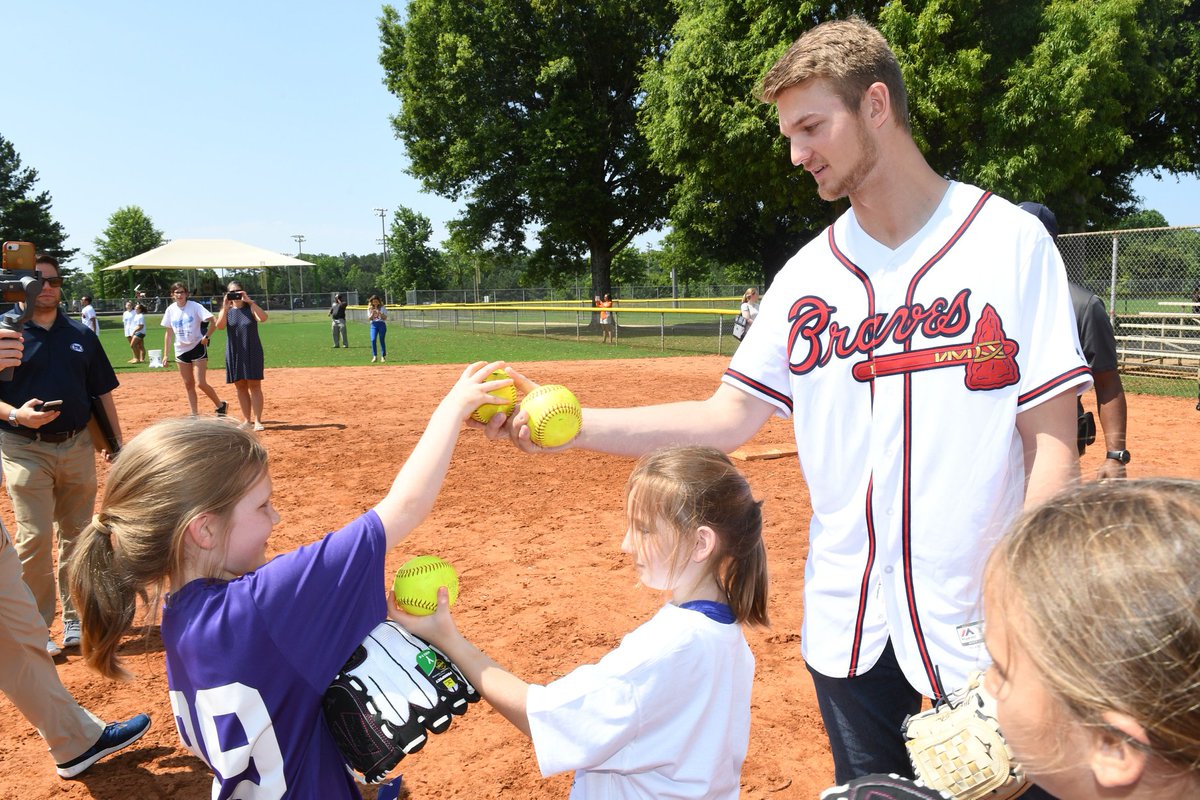 DaveKrache's tweet photo. Did you know that @Mike_Soroka28 will be the youngest opening-day starter ever for our @Braves? Just over a year ago, he was kind enough to join us at WCGS camp as we celebrated Community Heroes Week! 😍⚾️ #GoBraves #ChopOn https://t.co/uvfqjYMh1G