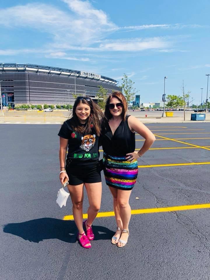 nyrswift's tweet photo. 2 years ago today. #repTourMetLife was honestly the best three nights of my life 🥺 https://t.co/9ASRCS0LCN