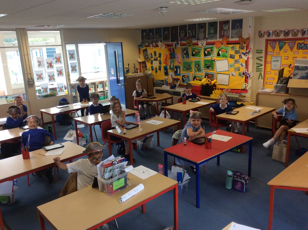 BHPSMansfield's tweet photo. What has happened to the children of Bubble 3? They've transformed into pirates!
#bubble3 #pirateweek #argh https://t.co/UuOYMK9AgQ