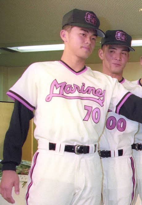 最後の千葉ロッテピンクユニ経験者 福浦和也(1994年入団2019年引退)