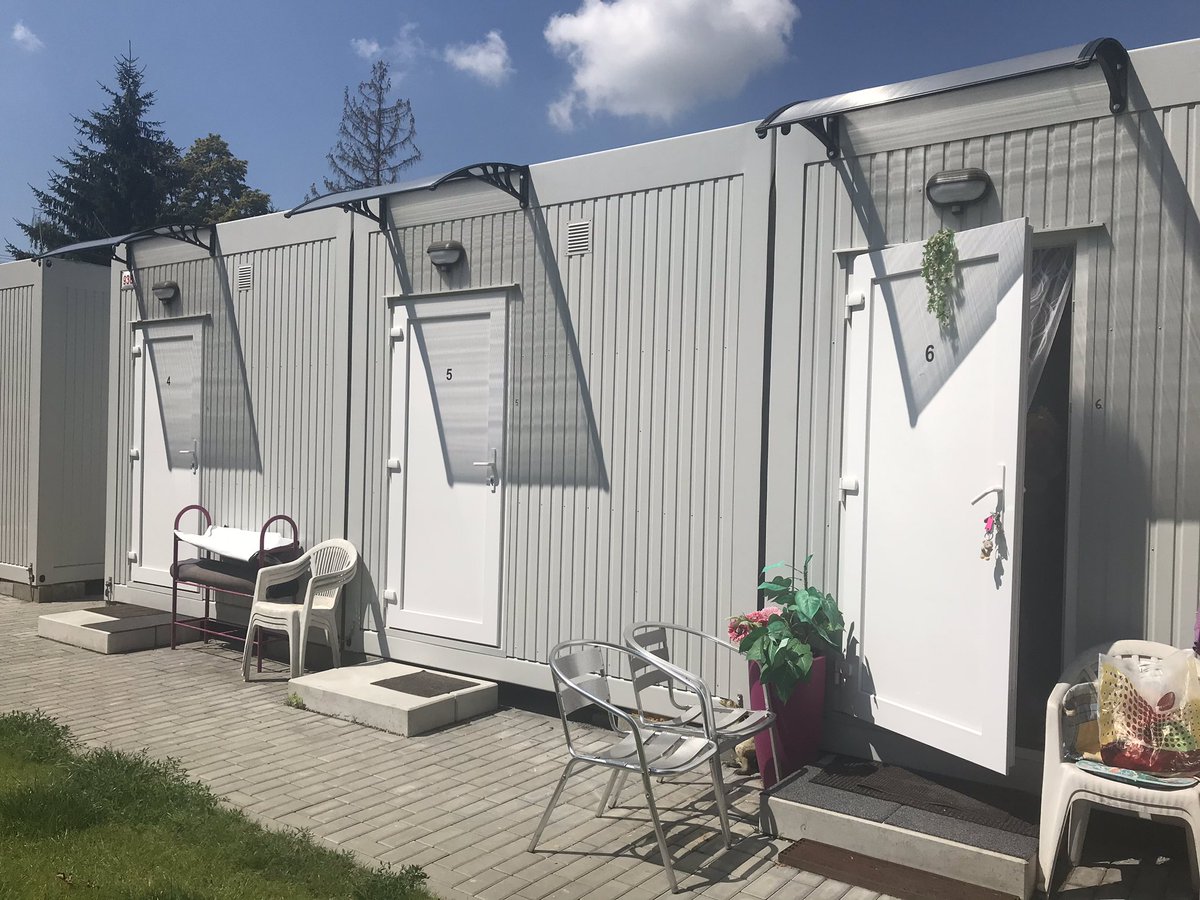 Kucerova_uci's tweet photo. A small town of Židlochovice solving their homeless. The way seems to be simple: finding a place to live in (a container-flat at first, then a normal one), finding a job. 7 people on the programme now. My life is meaningful again, sais one of them after 20 years on the street. https://t.co/g2QpiJ2mzn