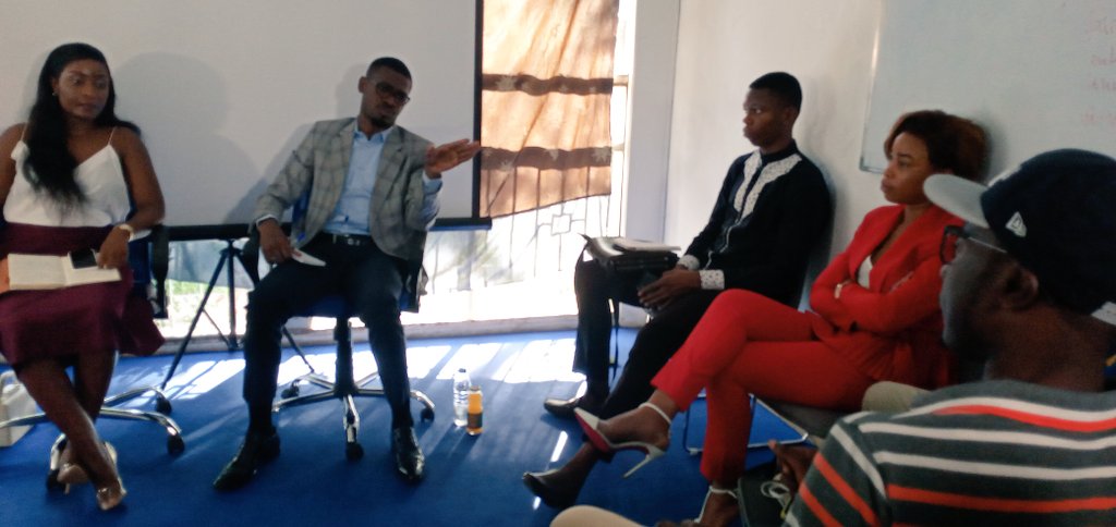 Tresor_Dirix's tweet photo. Coup d'essai, coup de maître pr la 1ère édition du #Programme_SWAP à #VillaB
Le thème était "FINANCEMENT ET GESTION D'UNE PME/STARTUP AU CAMEROUN"
Merci 🙏 aux participants et intervenants pr le rdv honoré
@Dr_NKOUM
@tatikoulbout
@amouochris
#Programme_SWAP
#BIMS_Enterprises https://t.co/2TWbWYAkFM