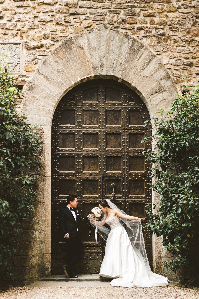gabrielefani's tweet photo. If you’re about to get married in Italy, gift yourself with the most emotional engagement and wedding photos to treasure forever #CastelloIlPalagio #CastelloIlPalagioWedding #WeddingTuscany #WeddingCountryside #WeddingChianti #CastleWedding https://t.co/EGd02t4Bbd https://t.co/RQf7pEWIfy
