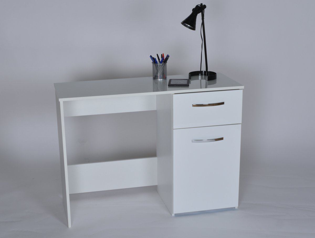 FlatPackDirect's tweet photo. Don't miss out on our great range of furniture, affordable prices to suit every home

#Orderonline #onlineshopstore #onlineshopping #furniture 
#freedelivery #MondayVibes #MondayMotivation #StaySafe https://t.co/02yLWHmrAa