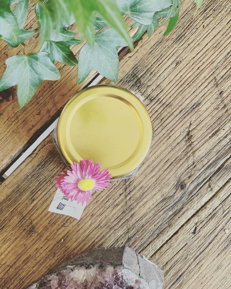 whatswattshop's tweet photo. There will be 4 crystals to collect , for selflove, protection, calmness and empowering 
This is Dead Sea salt it is blended with rose petals both are great for sensitive skin &amp; the lavender is perfect for a goods night sleep https://t.co/oJxNFtDCXx