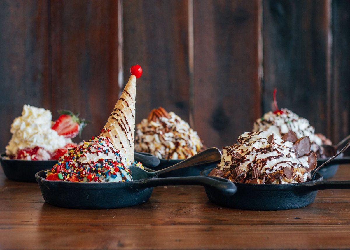 Miss out on yesterday's National Ice Cream Day? Make up for it with an ice cream skillet sundae! 🍨

#icecream #handdippedicecream #udficecream #icecreamshop #icecreamskillet #dryridgeky #northernky #nky #beanscafeandbakery
