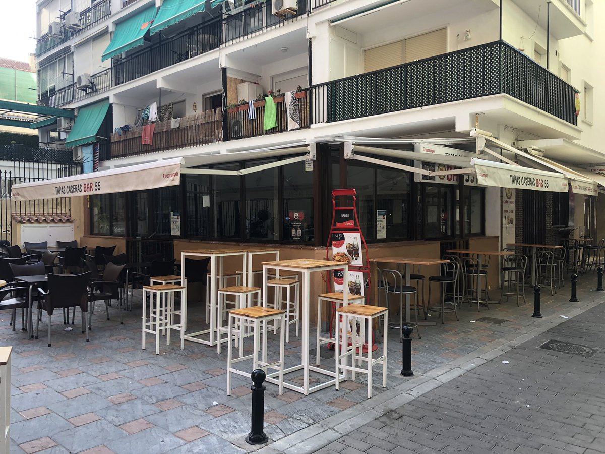 emilcyc's tweet photo. Este es el bar. 

Sito en Fuengirola @fuengirola en la calle Torrealta frente al número 4. 

Os dejo las fotos. 

Gracias de corazón a los cientos de RT y mensajes de apoyo. 

Los fascistas y los homófobos no PASARÁN. 

S y R https://t.co/ts4ZmUee5N
