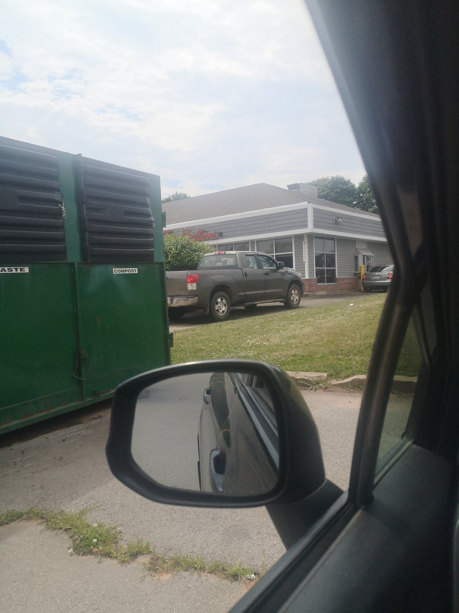 kayle_ford's tweet photo. @RCMPPEITraffic Too bad you guys couldn't spend less time taking pictures and more time teaching people like this idiot how to drive https://t.co/n0G8ZNIaS2