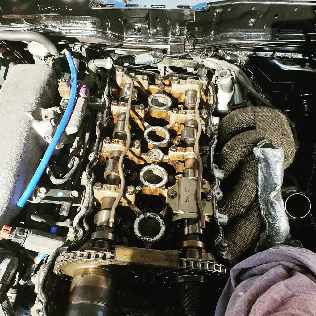TeamRivalRed's tweet photo. Engine cover is off and being sent to the paint shop tomorrow. What colour should we get it painted??

YOU DECIDE!

#engine #paint #paintbooth #rocker #rockercover #colour #car #carsofinstagram #carlifestyle #cargram #carspotting #carshow #exoticcars #ex… https://t.co/LuFySzkKu4 https://t.co/bUAmQhsWTs