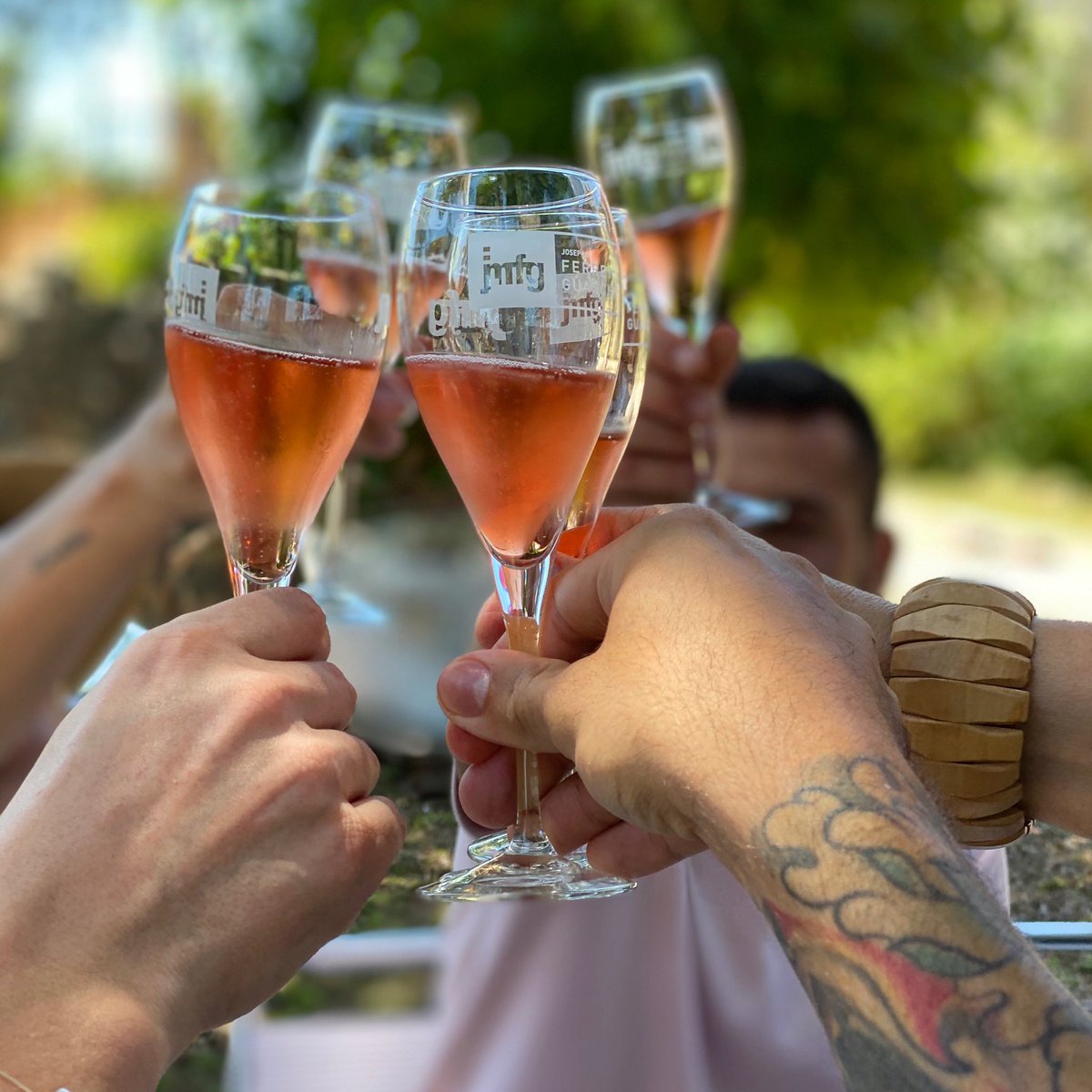 El #cava celebra la vida. 🥂