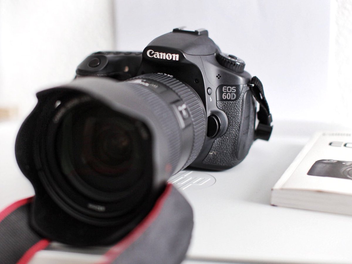 CamPuur's tweet photo. Ik verkoop mijn #canon 60d (body) spiegelreflexcamera. Dus zonder lens. Maar wel met accu en oplader. Hij is nog prima. Voor maar €190. https://t.co/t84eC6w5DP https://t.co/VKpE8sCjfn