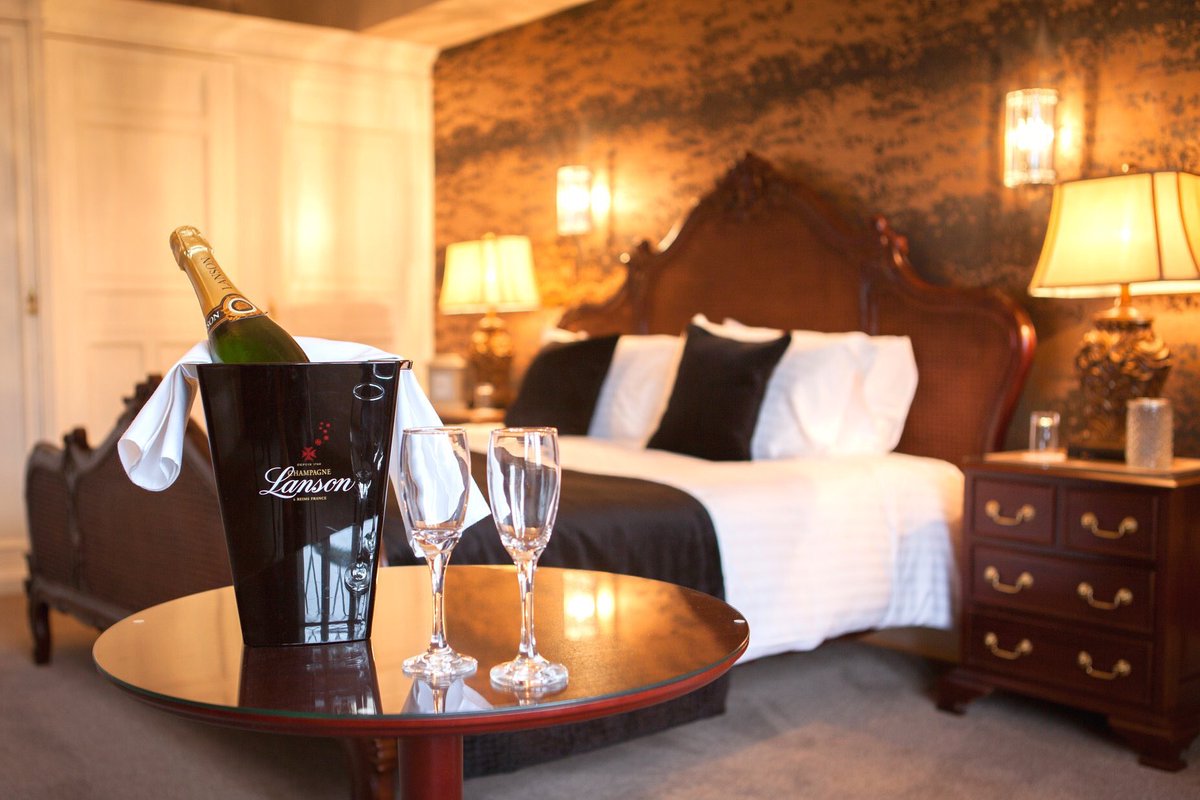 Inglewood_House's tweet photo. From our gorgeous luxury suites to cute woodland pods and delicious dining to great local attractions @Inglewood_House has everything you need for a fantastic #staycation in #Scotland this year!

To book, call (01259) 216156 or visit - https://t.co/4hU14hqirv https://t.co/K1r1c3EKjU