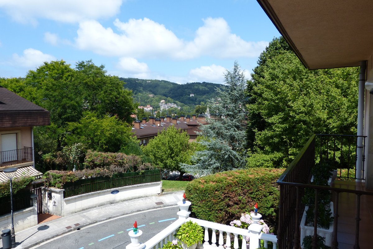 BurutaranInmo's tweet image. Z32027 Vivienda completamente exterior que consta de cuatro plantas, incluida la planta de garaje. Salón comedor con chimenea y salida directa a terraza.

bit.ly/3eMhH0q

#Donostia #CasaEnVenta #Inmobiliaria #GrupoExin10 #RealEstate #Decoracion #HomeStage #StagingHouses