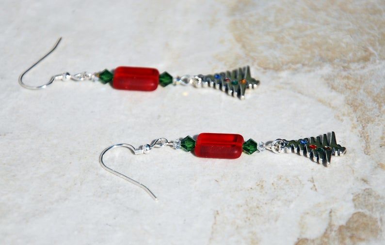 KarmaKittyJewel's tweet photo. #Sterling #Silver #crystal #summer #summertree #handmadeearrings #freeshipping #freeship #etsyearrings #etsymntt #etsysocial #etsyhandmade #holiday #swarovski #bling #summer #tree https://t.co/yVTtKH1nfC @Etsy #etsysummer #summer #summergift #summer2020 #ChristmasInJuly https://t.co/wNqezgCmN9