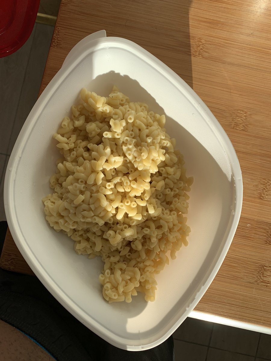 loweGbe's tweet photo. Donc je laisse du vapiano chez moi je rentre en pensant remplir mon ventre je vois ça .... https://t.co/e5j9e4BUVu