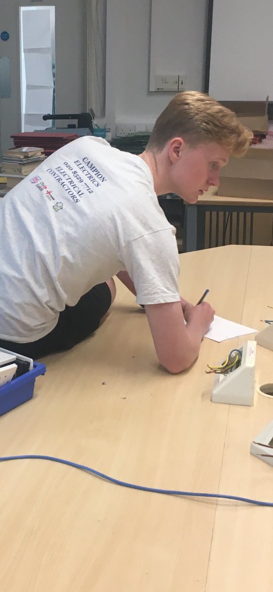 Leytonstone Sch - I.T suite alterations &amp; installs <a href="/LeytonstoneSch/">Leytonstone School</a> <a href="/MaxHainsby/">Max Hainsby</a> <a href="/smb_ltd/">SMB</a> @MarcoCableMan <a href="/cmsplc/">CMS plc</a> <a href="/mayflex/">ken</a> <a href="/MTufflex/">Marshall-Tufflex</a> <a href="/ElectriumNews/">Electrium</a> #schools #schoolelectrics #sparks #electrics #electricians #electrician #School projects #caretakers #siteservices #FacilitiesMgmt