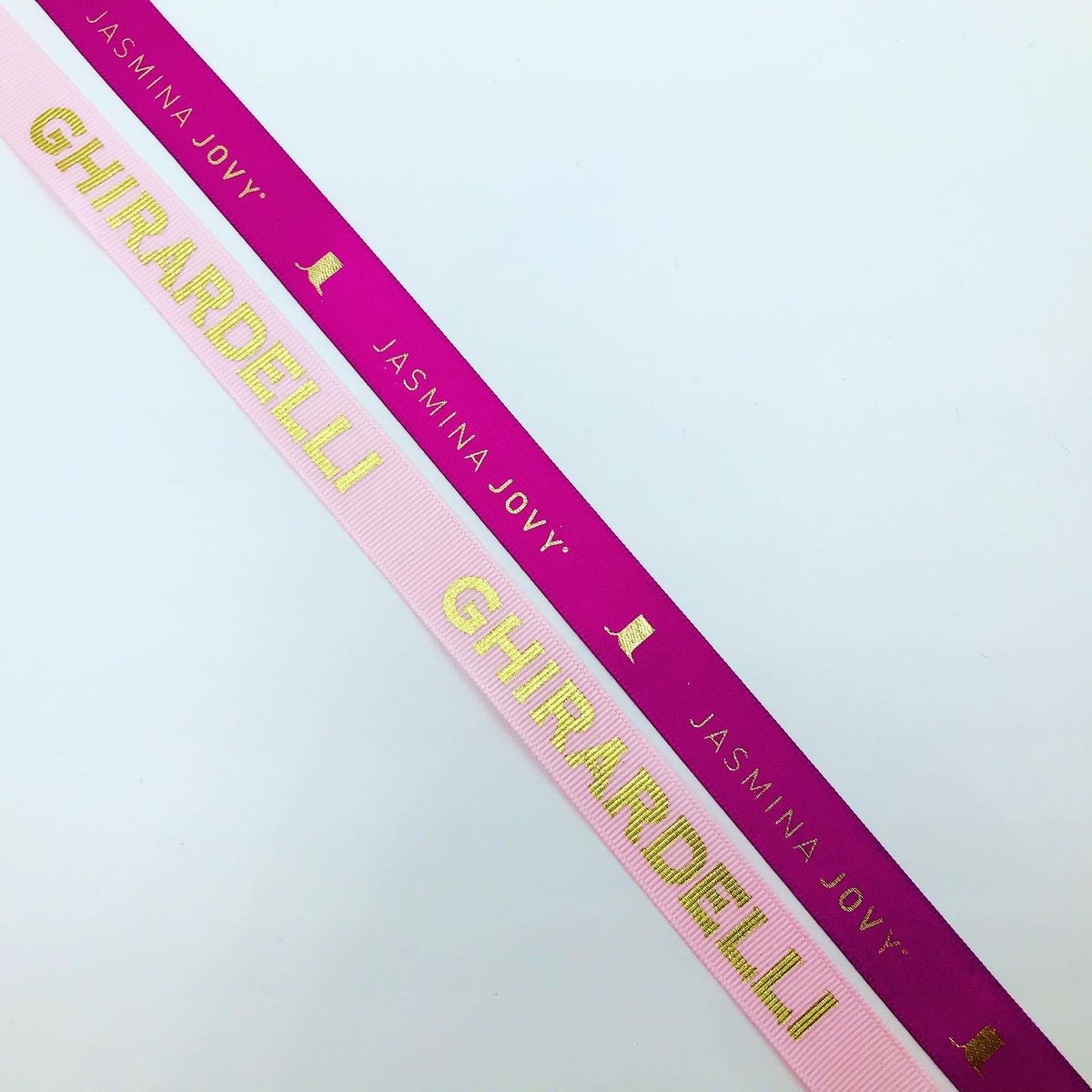 RibbonSignature's tweet photo. Printed Recycled PET Double Face Satin and Grosgrain, find out more here: https://t.co/byZEKFL6lW #ribbon #packaging #companylogo #companybrand #ecofriendly https://t.co/8kZSSNTXOF