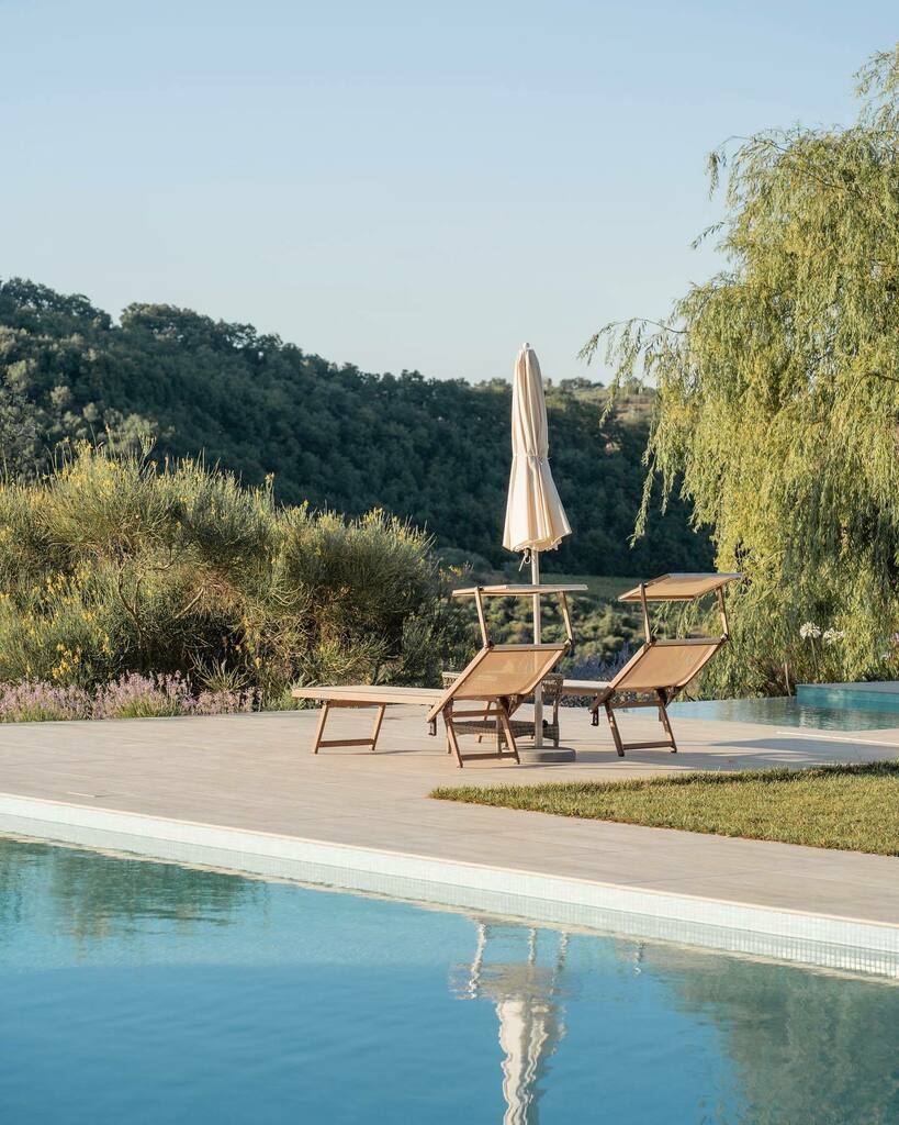 Now that’s what I call social distancing.

Lupaia is an intimate boutique hotel set between two valleys: Val di Chiana and Val d’Orcia. Surrounded by picturesque vineyards, gently sloping hills, boundless fields of green and yellow and stunning views of … instagr.am/p/CC3zndRgoPS/