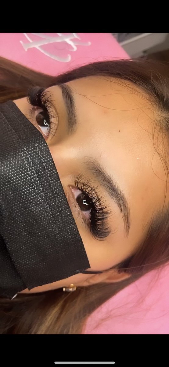 jaznaeevonne's tweet photo. I’m a 20 year old lash tech in Grand Rapids mi, a rt goes a long way ! https://t.co/MEIMkMJLBZ