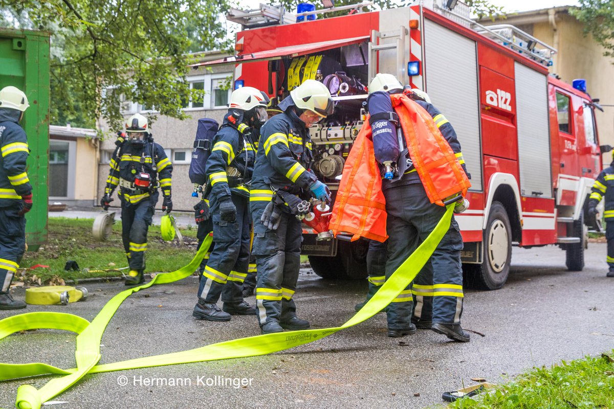 ffedramsberg's tweet photo. +++Sonderübung Institut Hartheim+++ mehr auf https://t.co/HjHcvNcpO4 @FAlkoven https://t.co/GsJx7oW76s