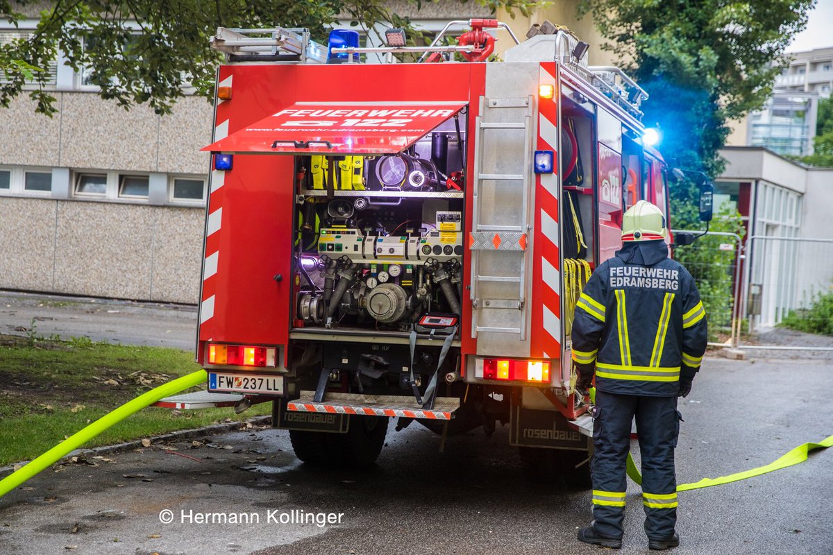 ffedramsberg's tweet photo. +++Sonderübung Institut Hartheim+++ mehr auf https://t.co/HjHcvNcpO4 @FAlkoven https://t.co/GsJx7oW76s