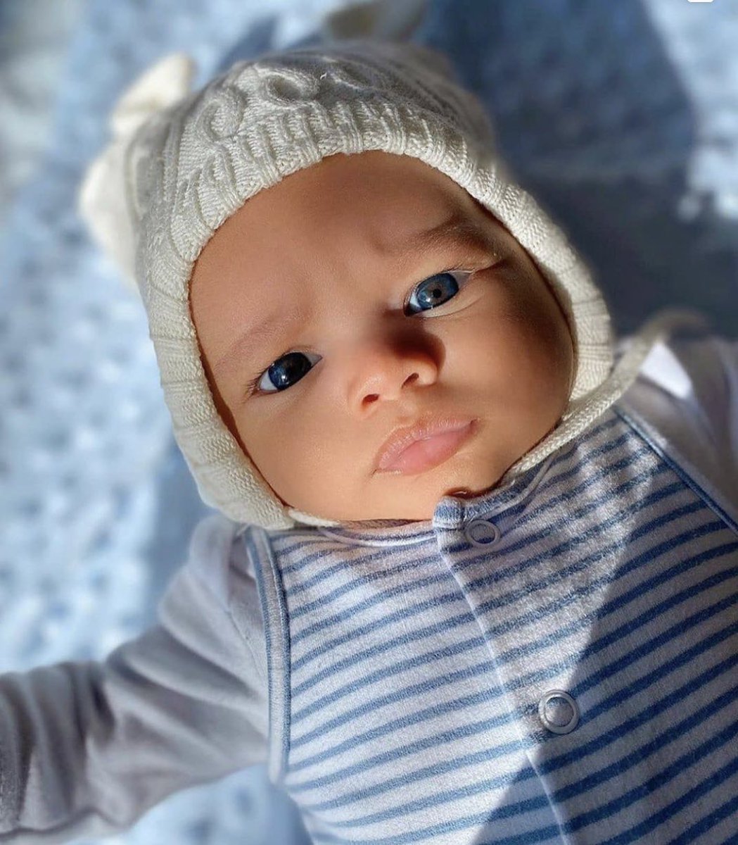 __xuUh__'s tweet photo. Baby fever 🦋😍 https://t.co/heRE4KX2je